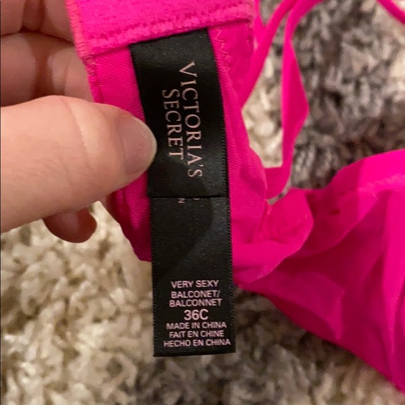 Women’s Victoria’s Secret Bra - Picture 3 of 3